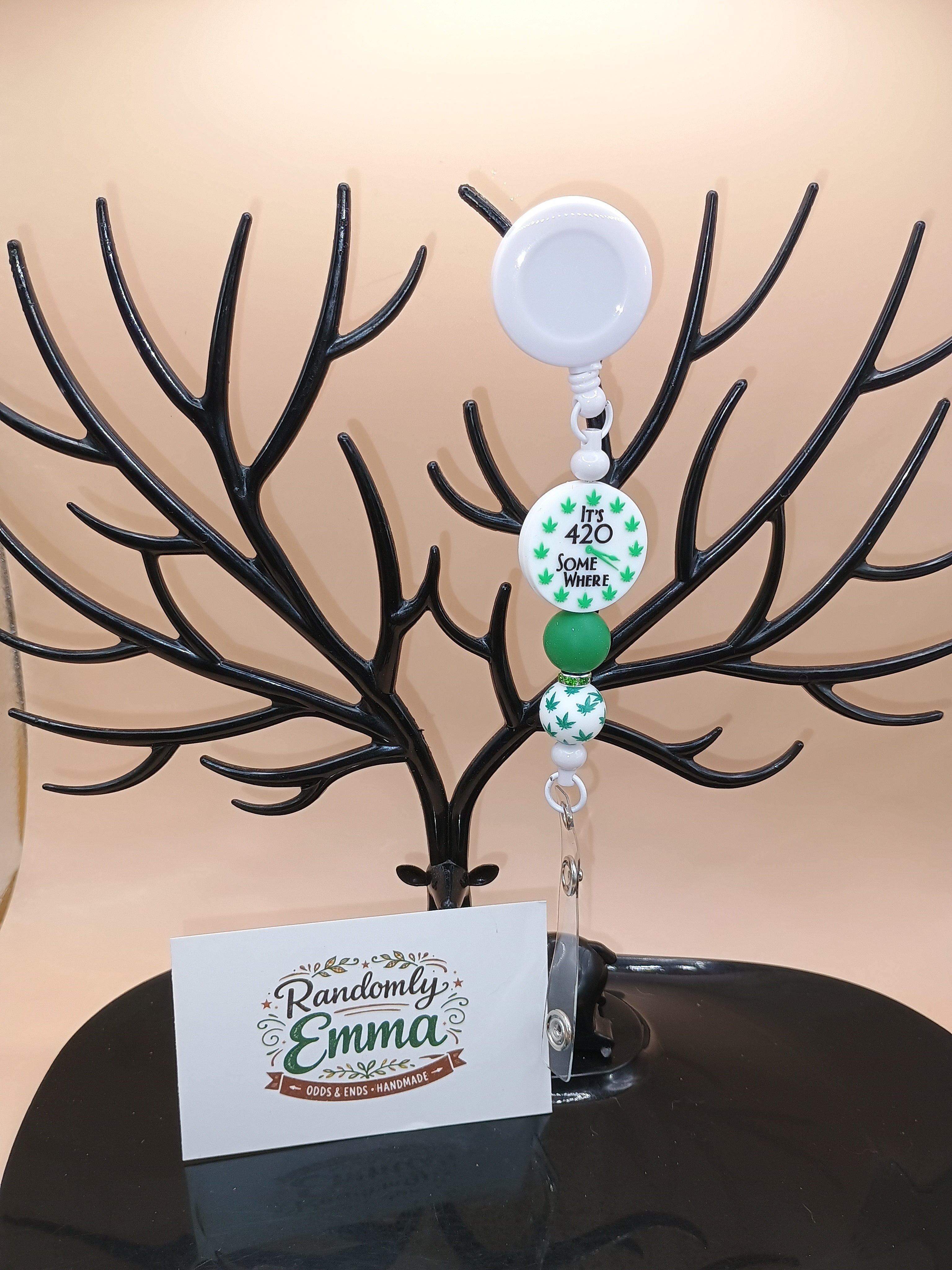 420 Leaf Beaded Badge Reel – Retractable ID Holder with Playful Botanical Charm
