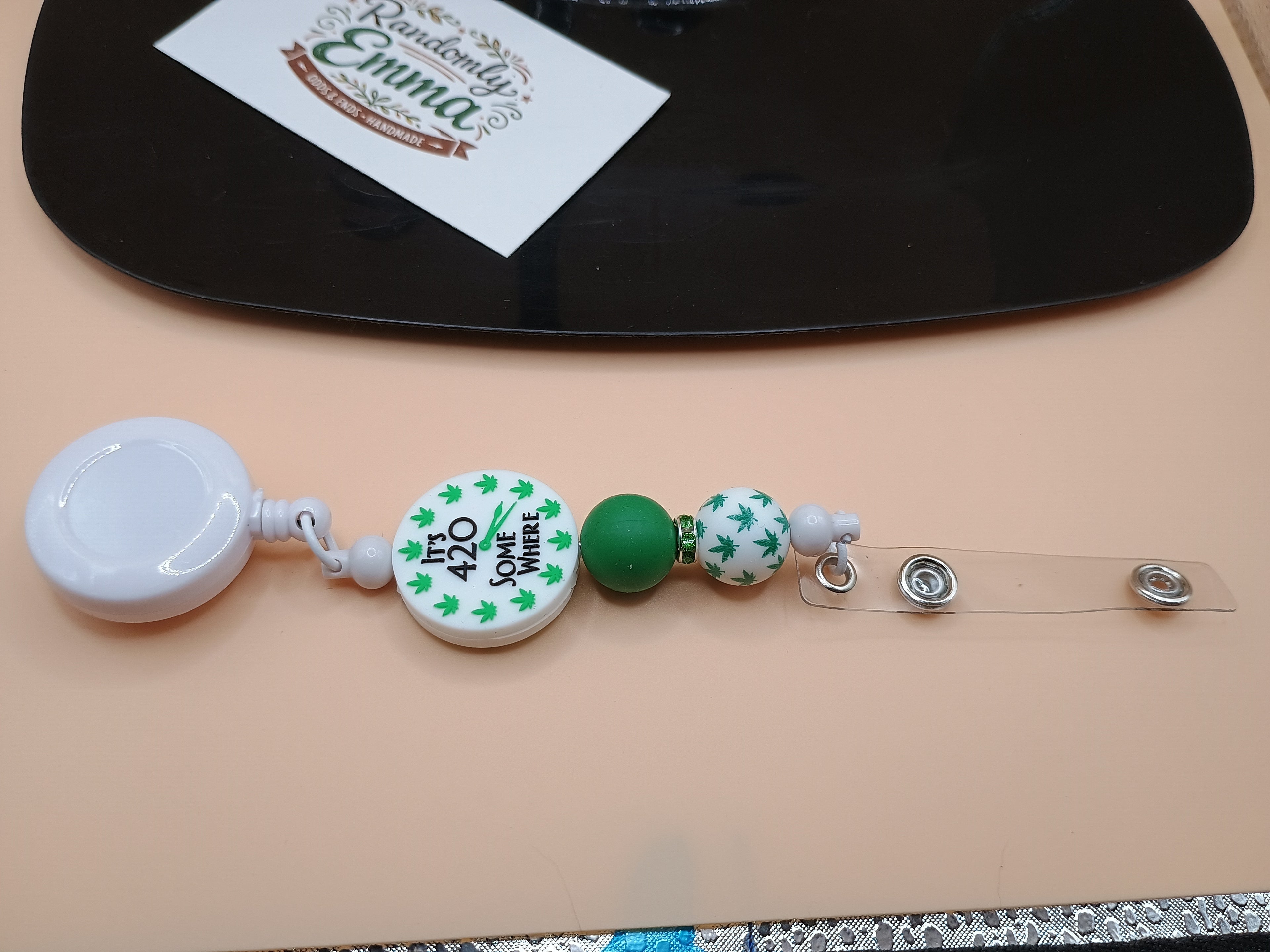 420 Leaf Beaded Badge Reel – Retractable ID Holder with Playful Botanical Charm